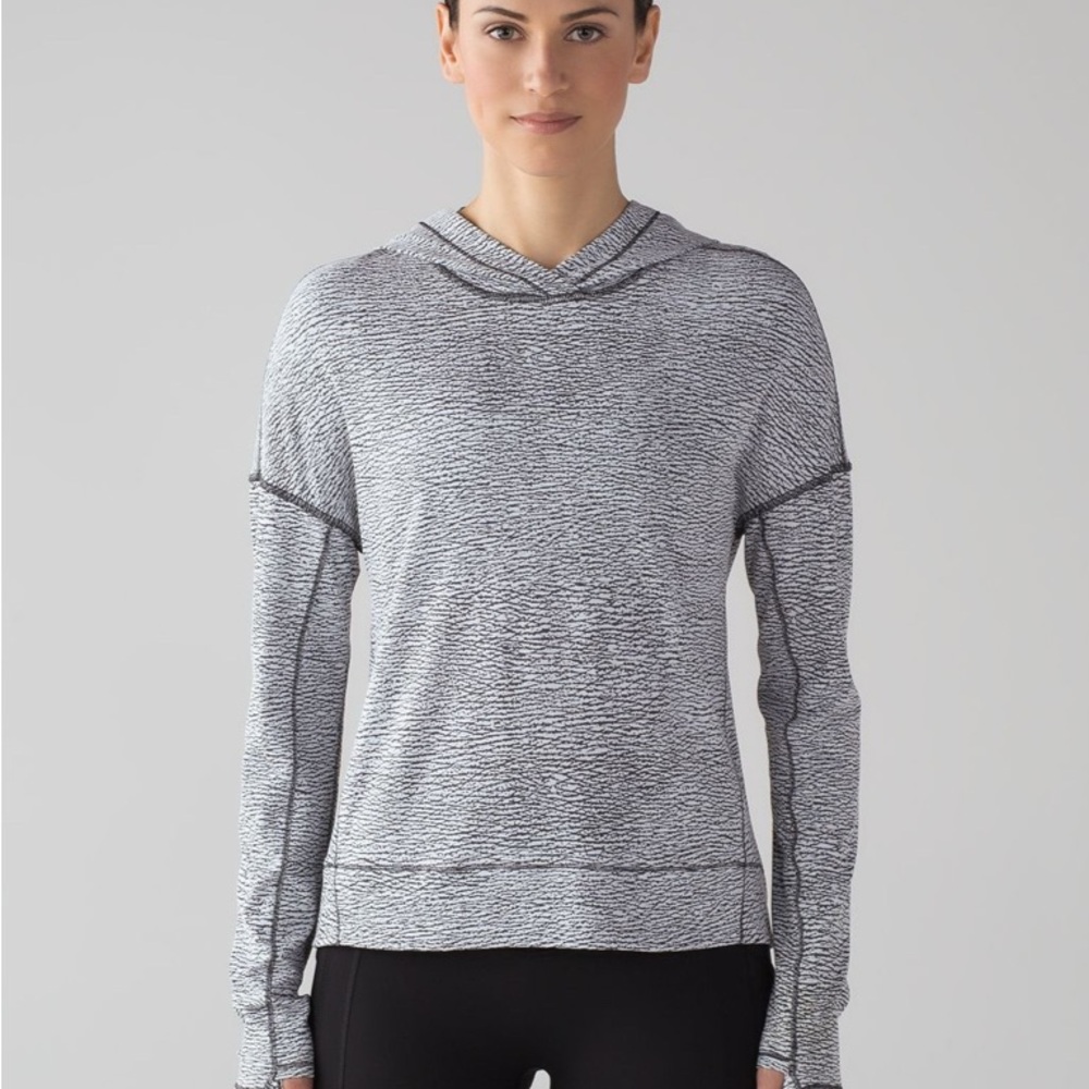 Lululemon Squad Goals Hoodie
Sheer Luon Pebble Jacquard V1 White Black size 6